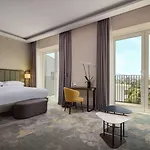 Hotell Hilton 5*