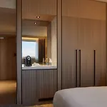Hilton מלון 5*