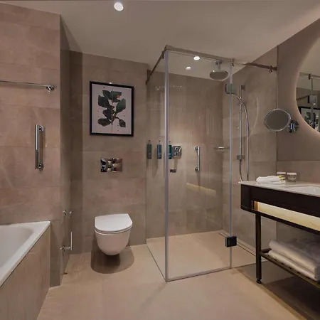 Hilton Hotel 5*
